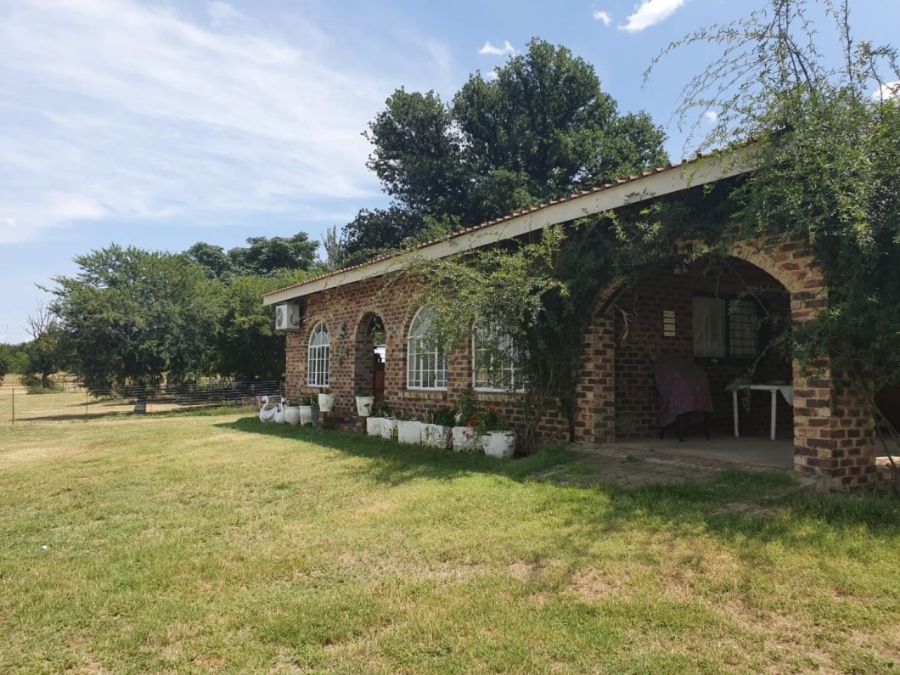 4 Bedroom Property for Sale in Mullersrust Free State